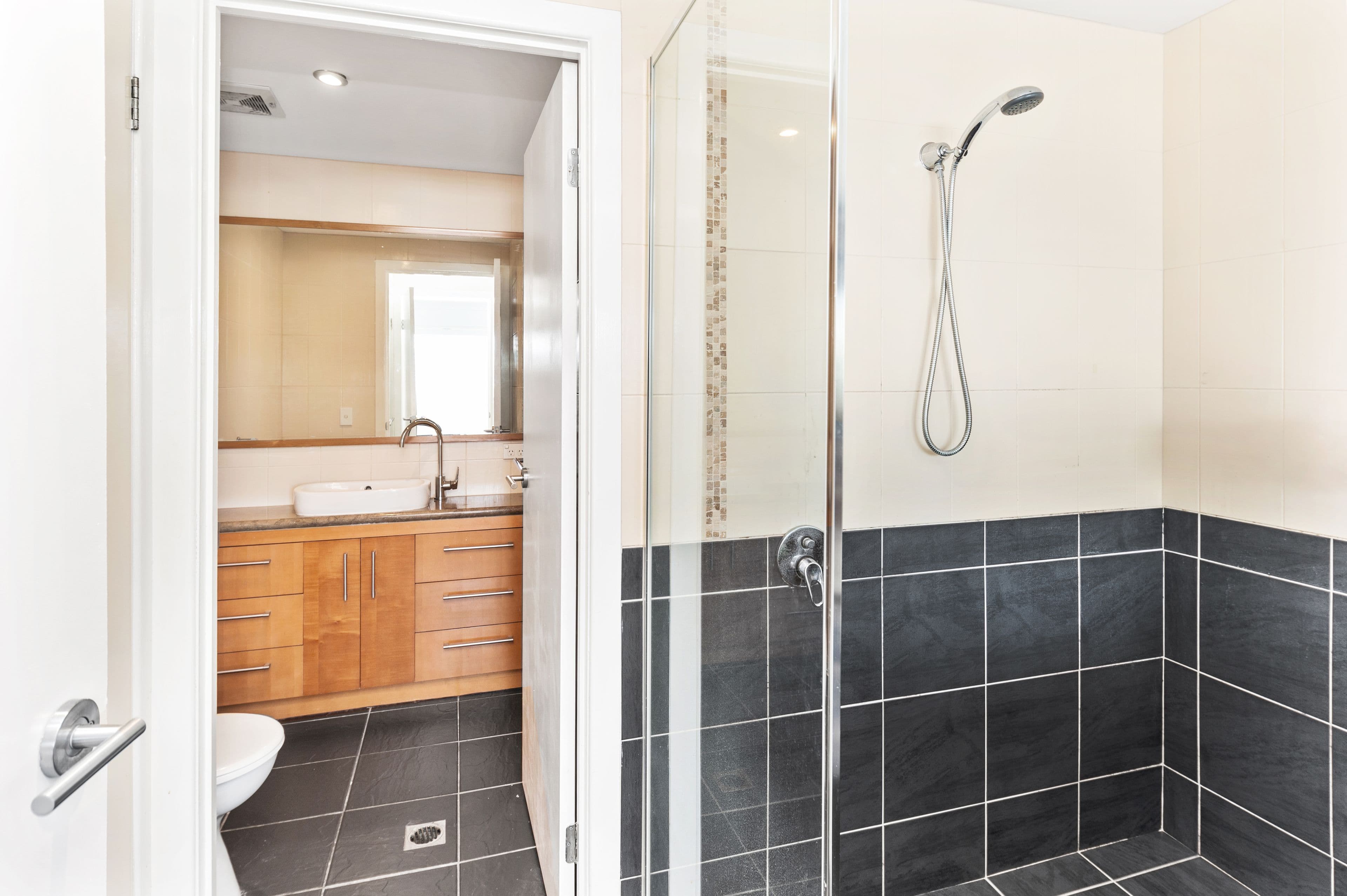 31 Railway Street, Southport QLD 4215, Southport - Thumbnail 6