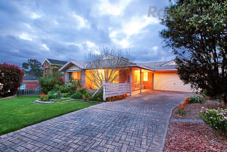 15 MALINDA Way, CROYDON SOUTH VIC 3136, Croydon South - Image 1