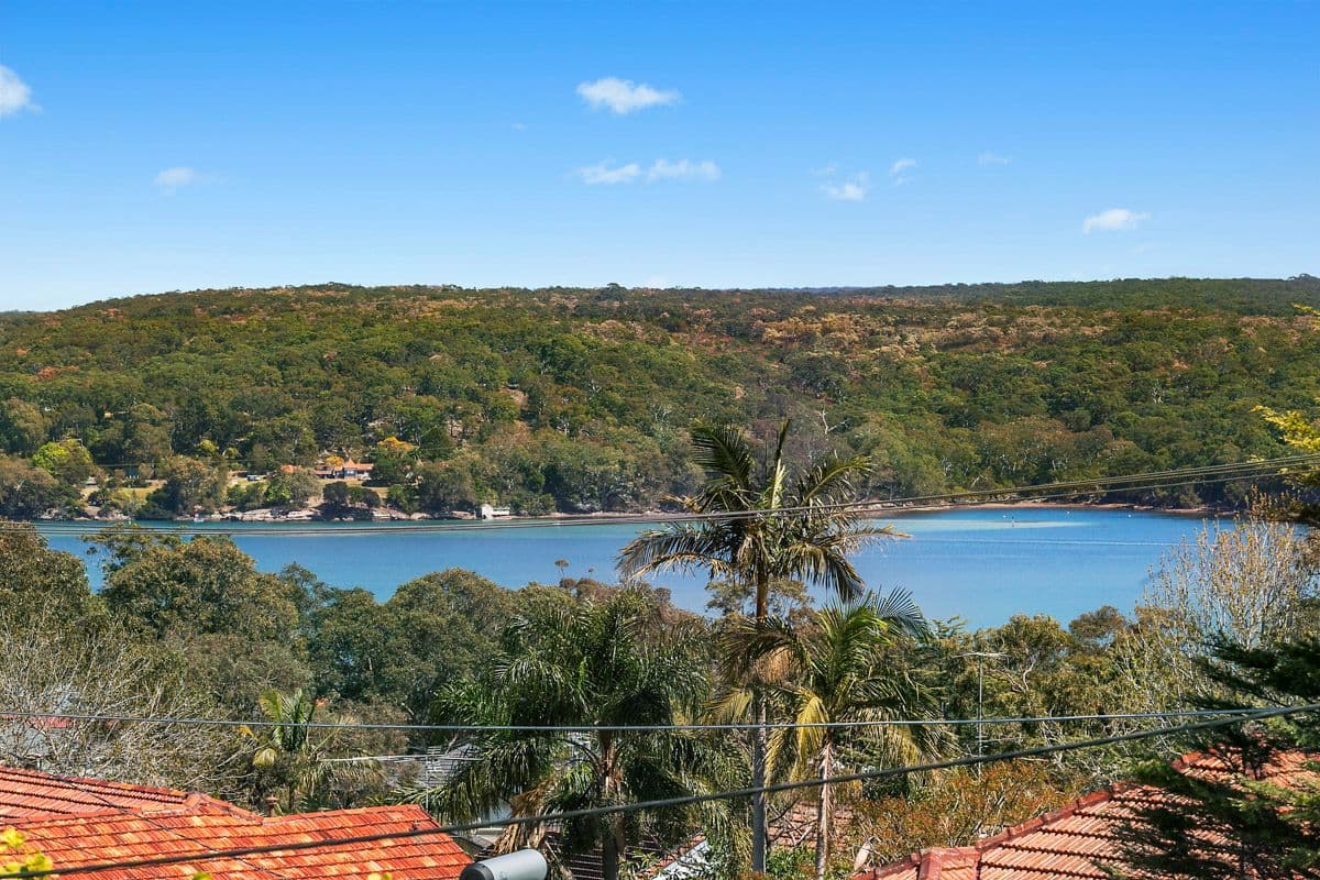 16 Loraine Avenue, Caringbah South - Thumbnail 2