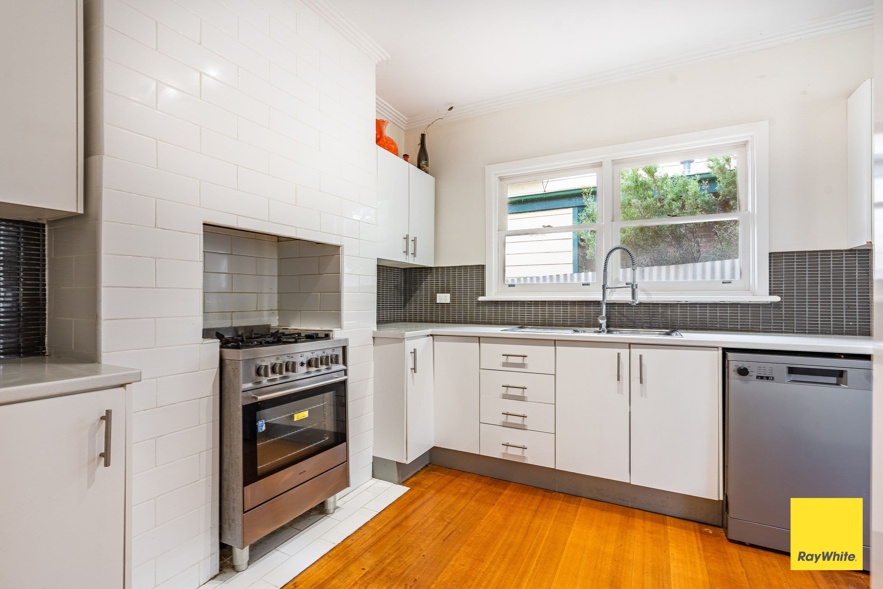 11 Lobb Street, North Bendigo VIC 3550, North Bendigo - Thumbnail 4