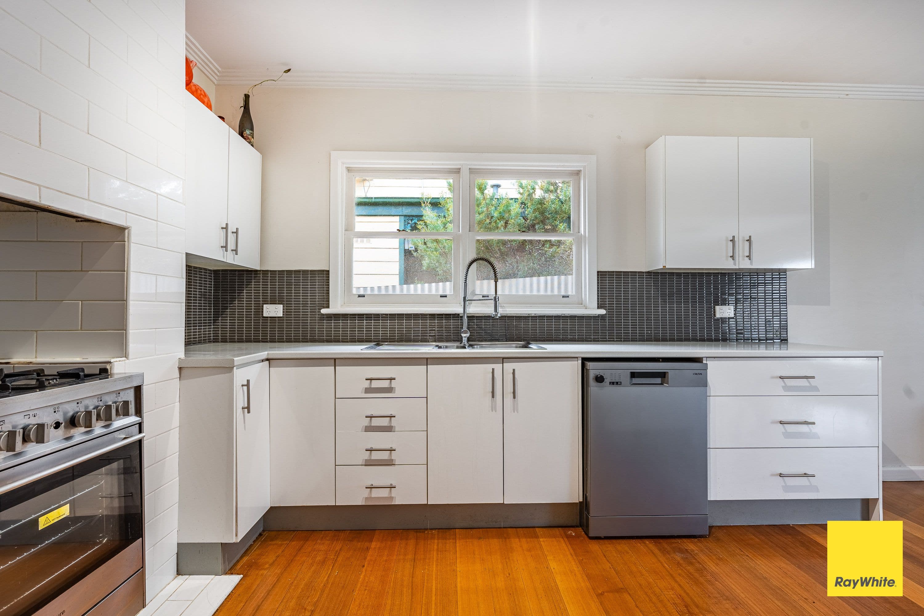 11 Lobb Street, North Bendigo VIC 3550, North Bendigo - Thumbnail 5