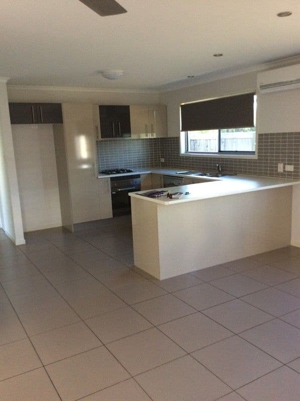 2, 15-17 Roberts St "Willow Rise", Emerald QLD 4720, Emerald - Thumbnail 2