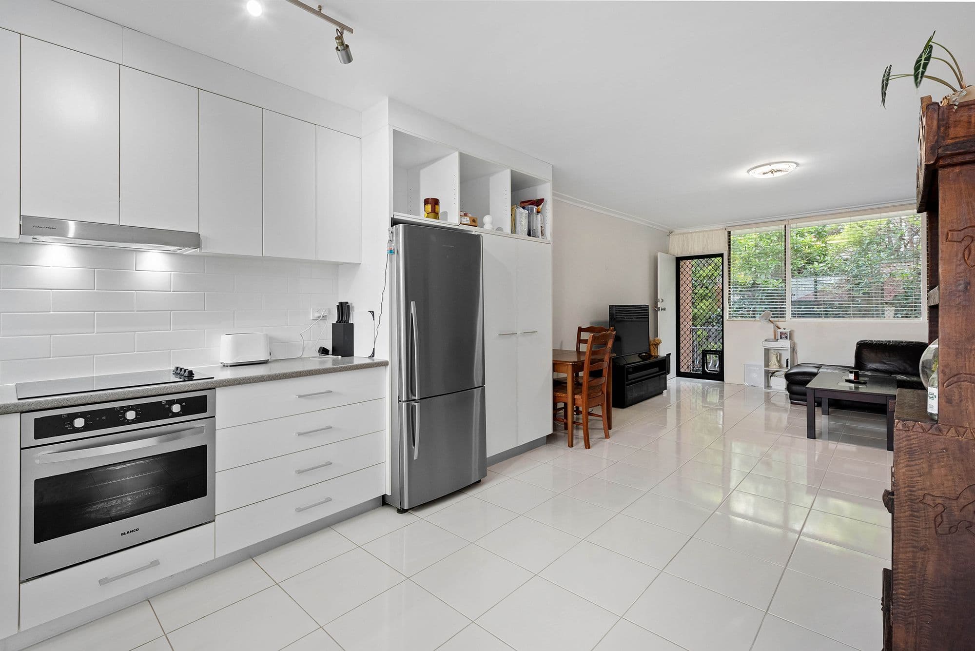 9 Main Avenue, Coorparoo QLD 4151, Coorparoo - Thumbnail 2