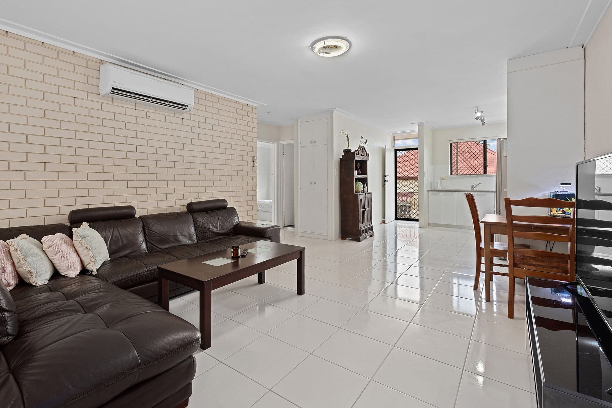 9 Main Avenue, Coorparoo QLD 4151, Coorparoo - Thumbnail 3