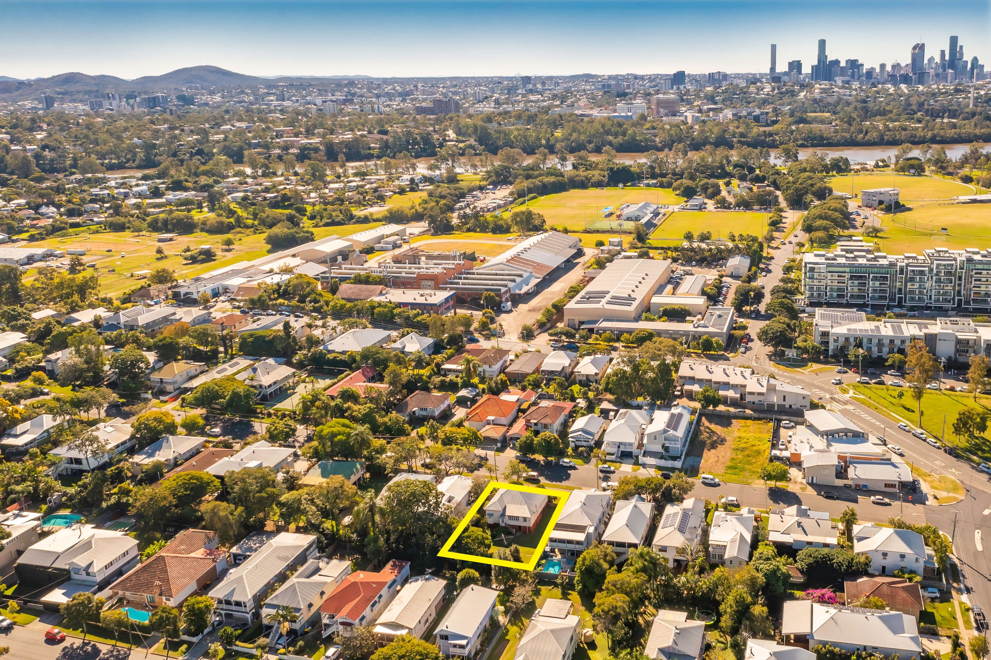 18 Ellesmere Street, Yeronga QLD 4104, Yeronga - Thumbnail 3