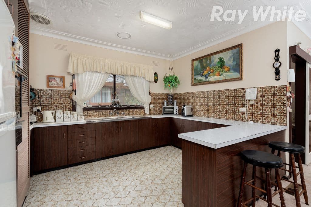 77 San Remo Drive, Avondale Heights VIC 3034, Avondale Heights - Thumbnail 6