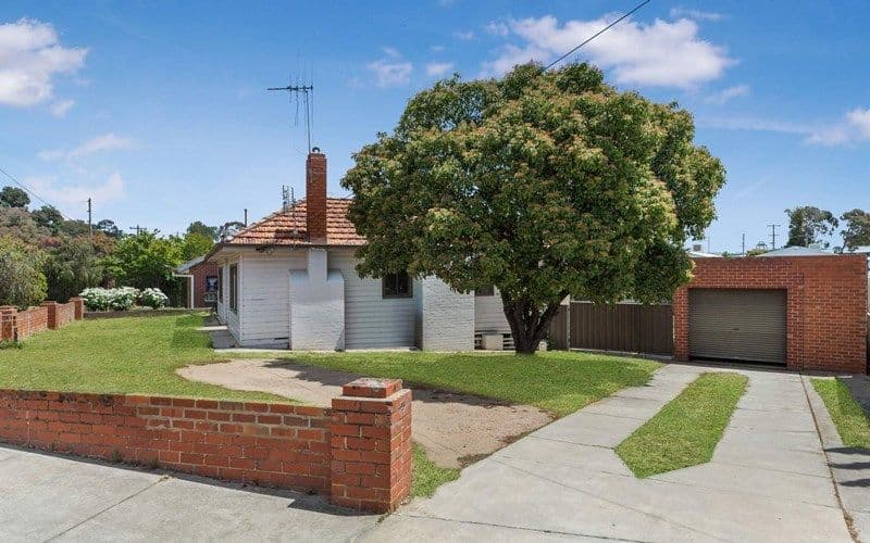 142 Gladstone Street, Quarry Hill VIC 3550, Quarry Hill - Thumbnail 2