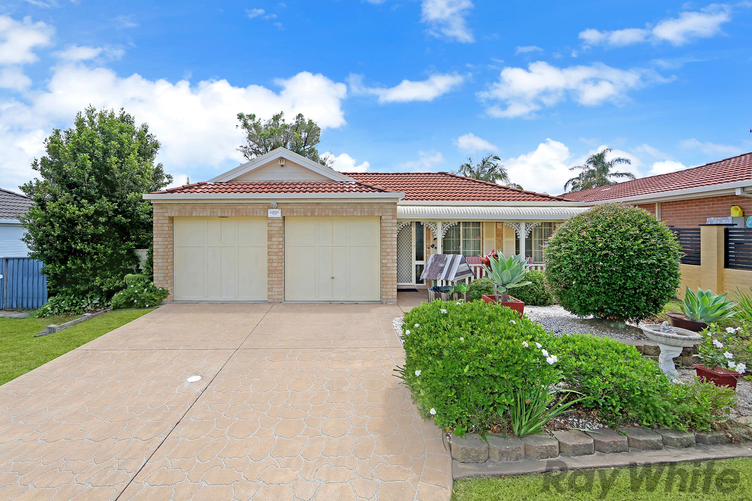 27 Nelmes Road, Blue Haven - Image 1