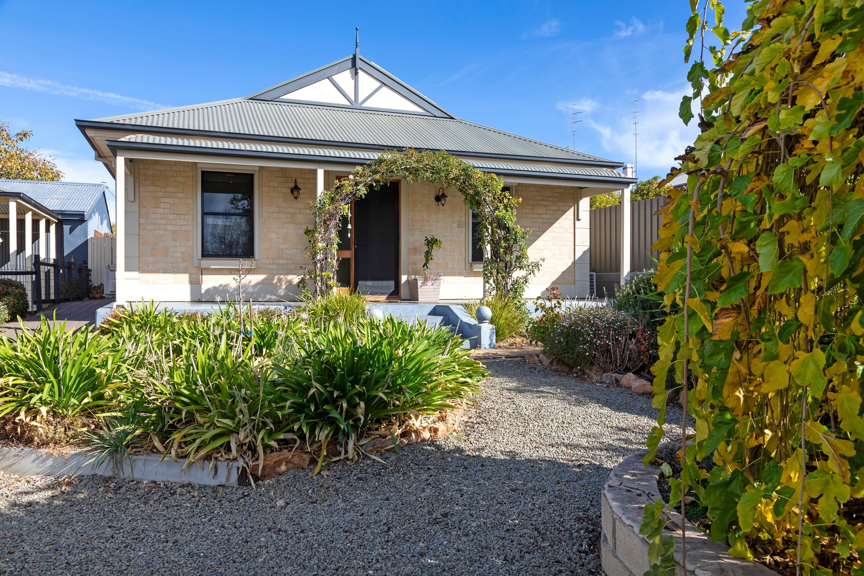 58 King Street, Clare SA 5453, Clare - Thumbnail 2