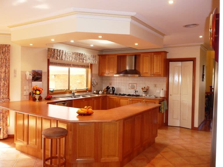 4 Cotham Court, South Morang VIC 3752, South Morang - Thumbnail 2
