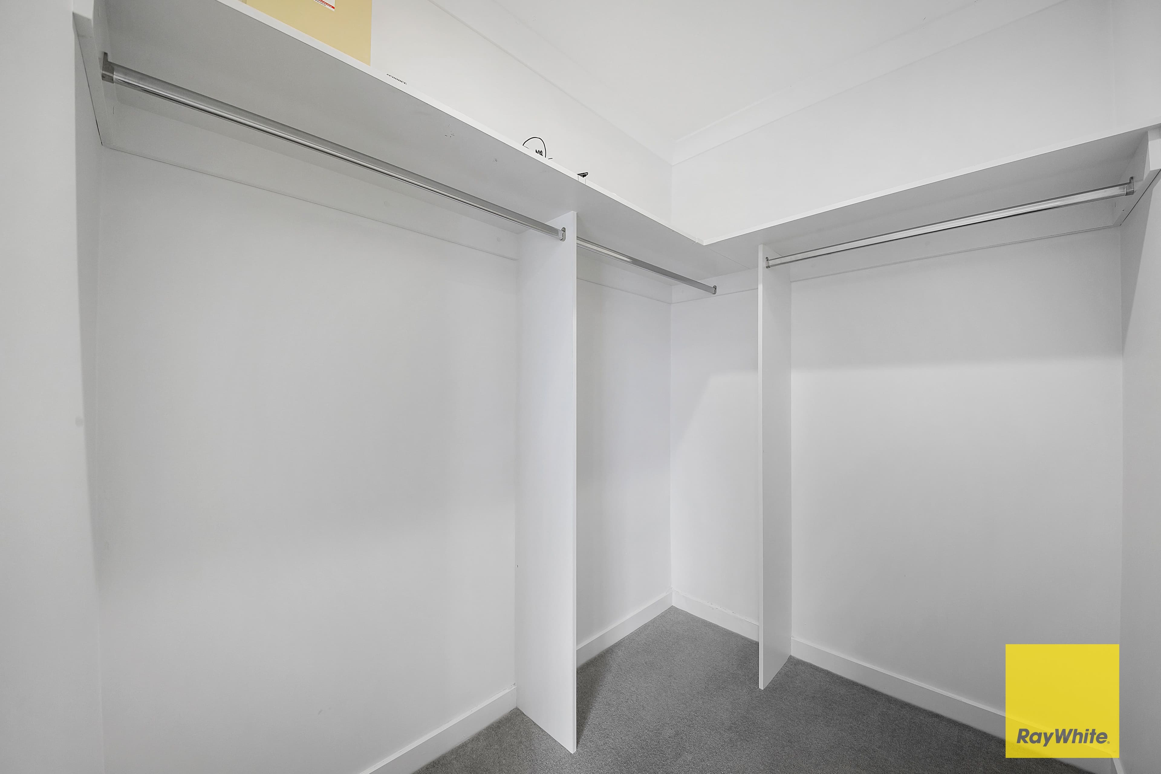 8 Louisville Drive, THORNHILL PARK VIC 3335, Thornhill Park - Thumbnail 6