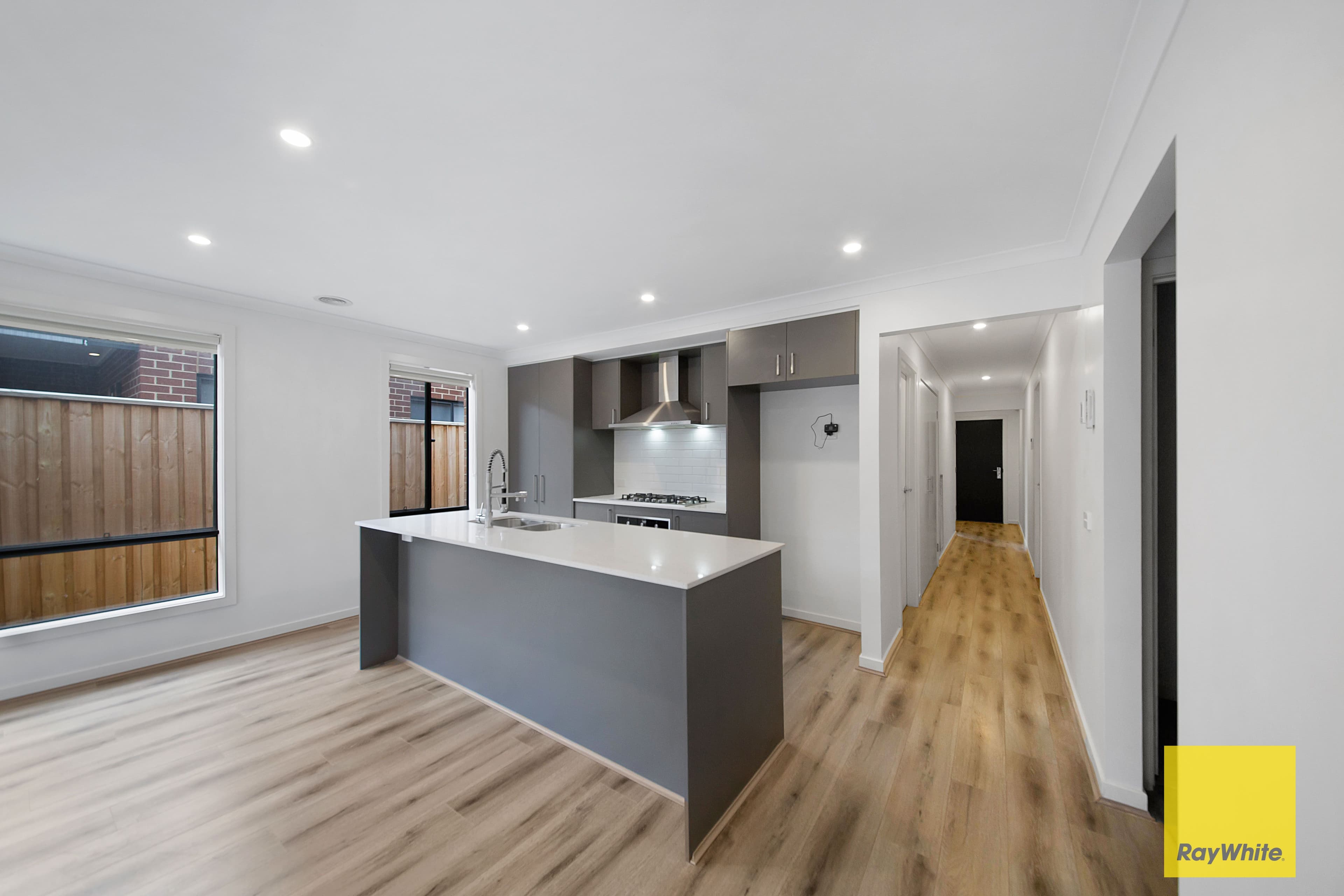 8 Louisville Drive, THORNHILL PARK VIC 3335, Thornhill Park - Thumbnail 7