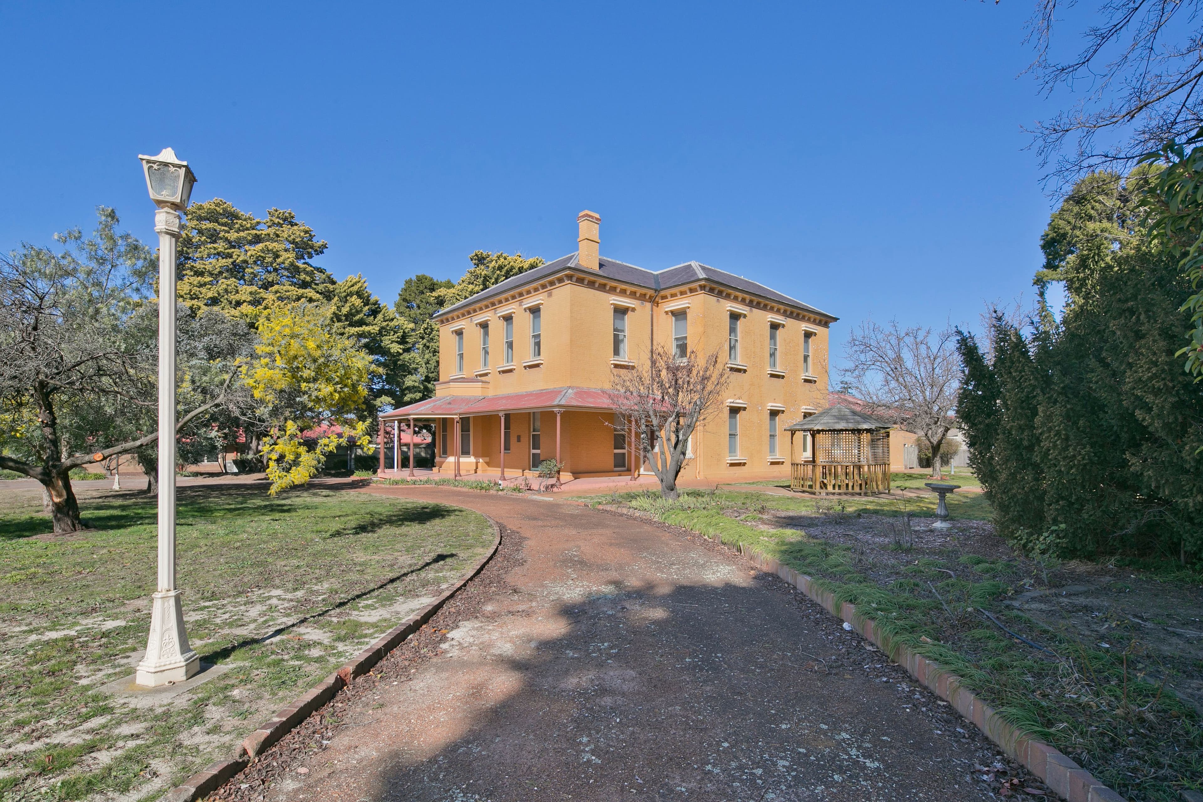104 Bradley Street, Goulburn - Image 1