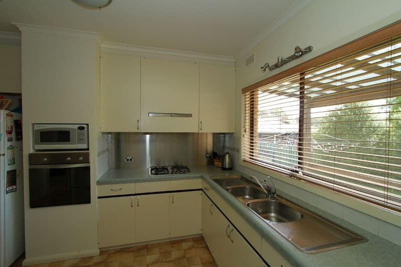 81 Reservoir Road, STRATHDALE VIC 3550, Strathdale - Thumbnail 2