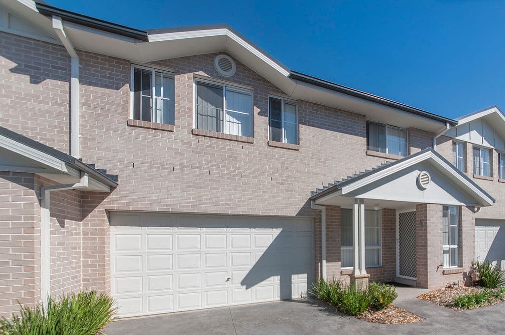 5 Vlatko Drive, WEST HOXTON NSW 2171, West Hoxton - Image 1