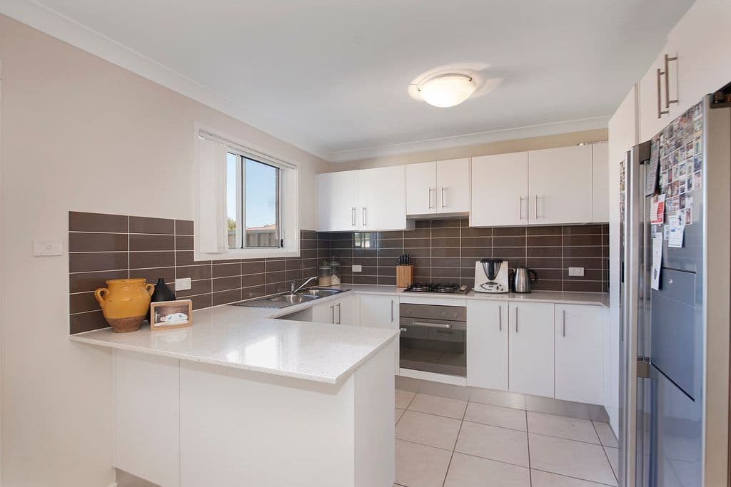 5 Vlatko Drive, WEST HOXTON NSW 2171, West Hoxton - Thumbnail 3