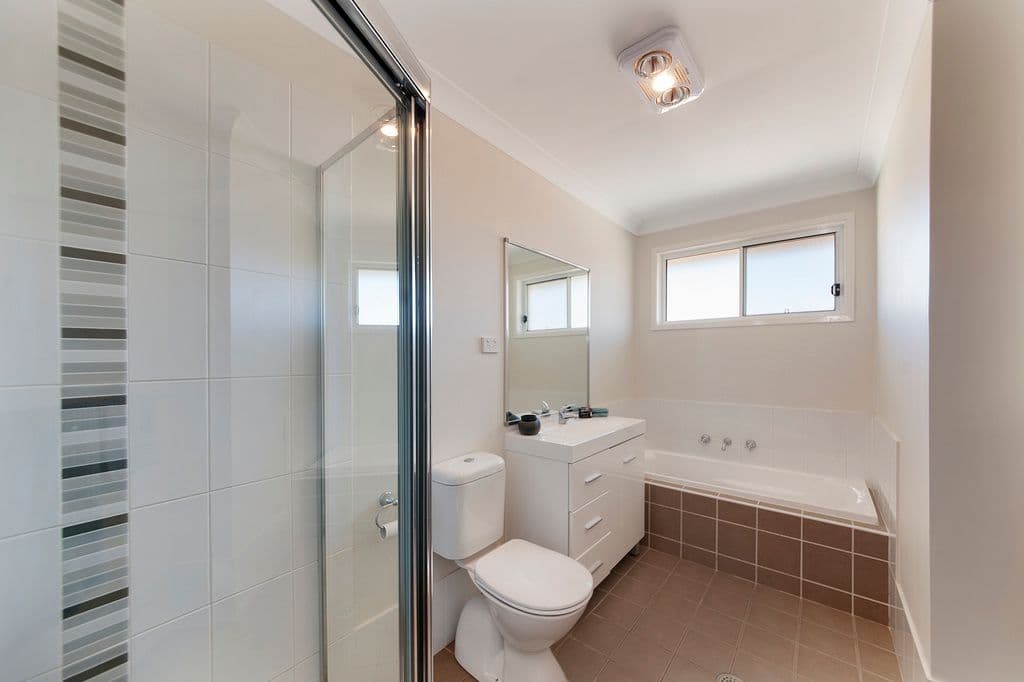 5 Vlatko Drive, WEST HOXTON NSW 2171, West Hoxton - Thumbnail 5