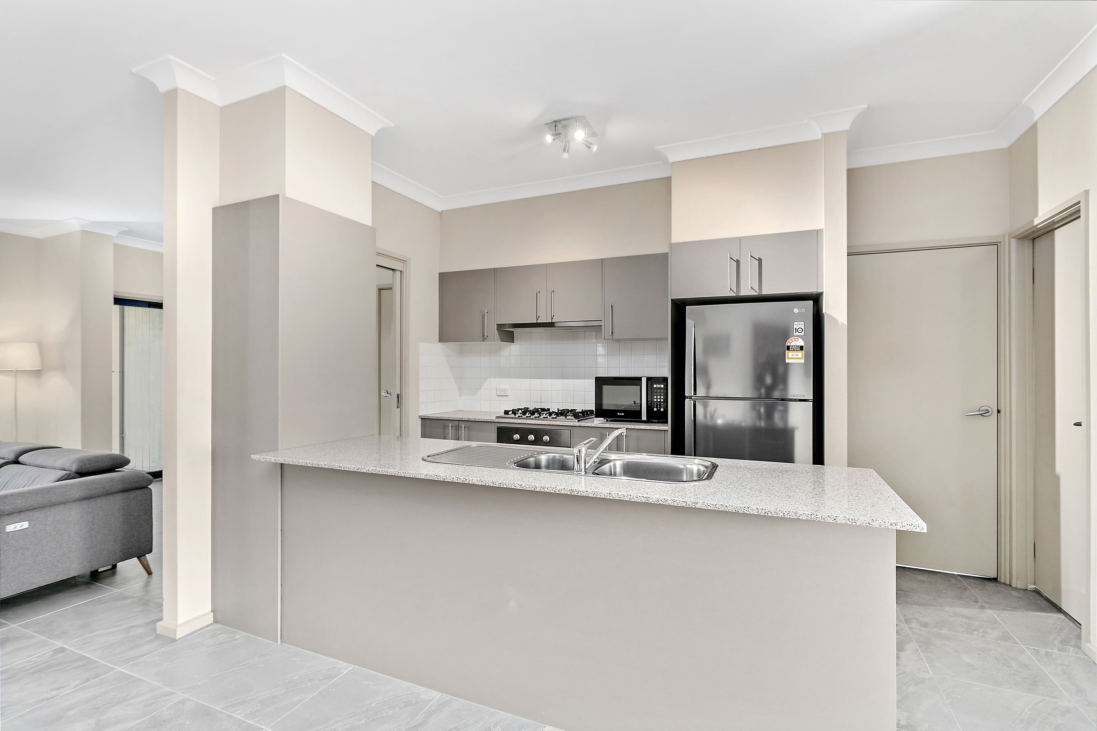 193 Ashburton Drive, Albion Park - Thumbnail 3