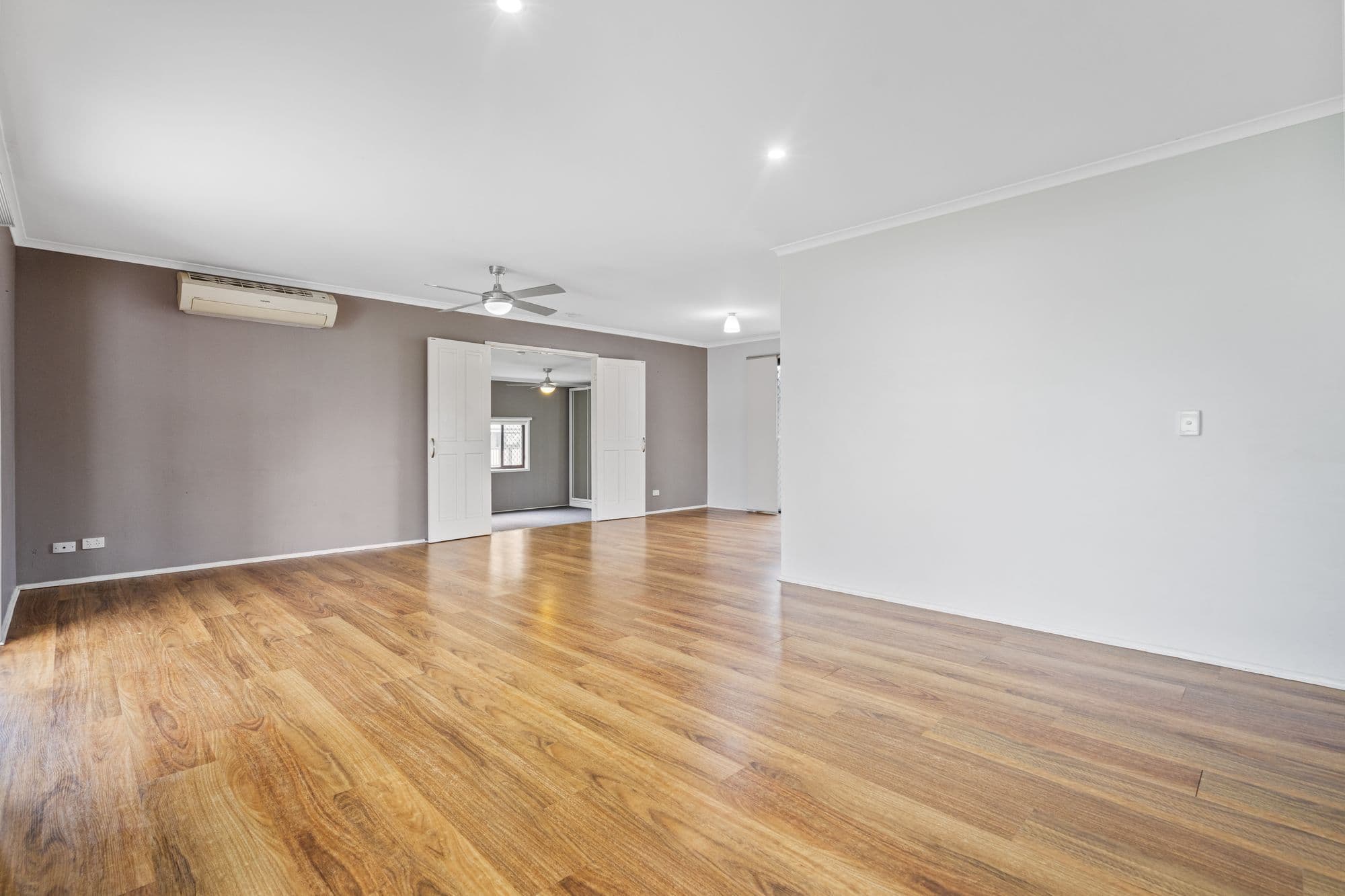 56 Robert Stanley Drive, Mount Warren Park QLD 4207, Mount Warren Park - Thumbnail 5