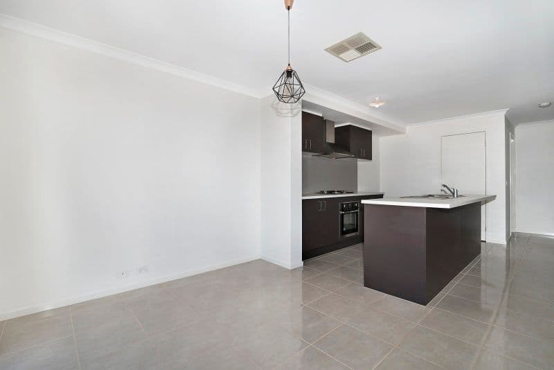 13 Gladeville Drive, Eaglehawk VIC 3556, Eaglehawk - Thumbnail 4
