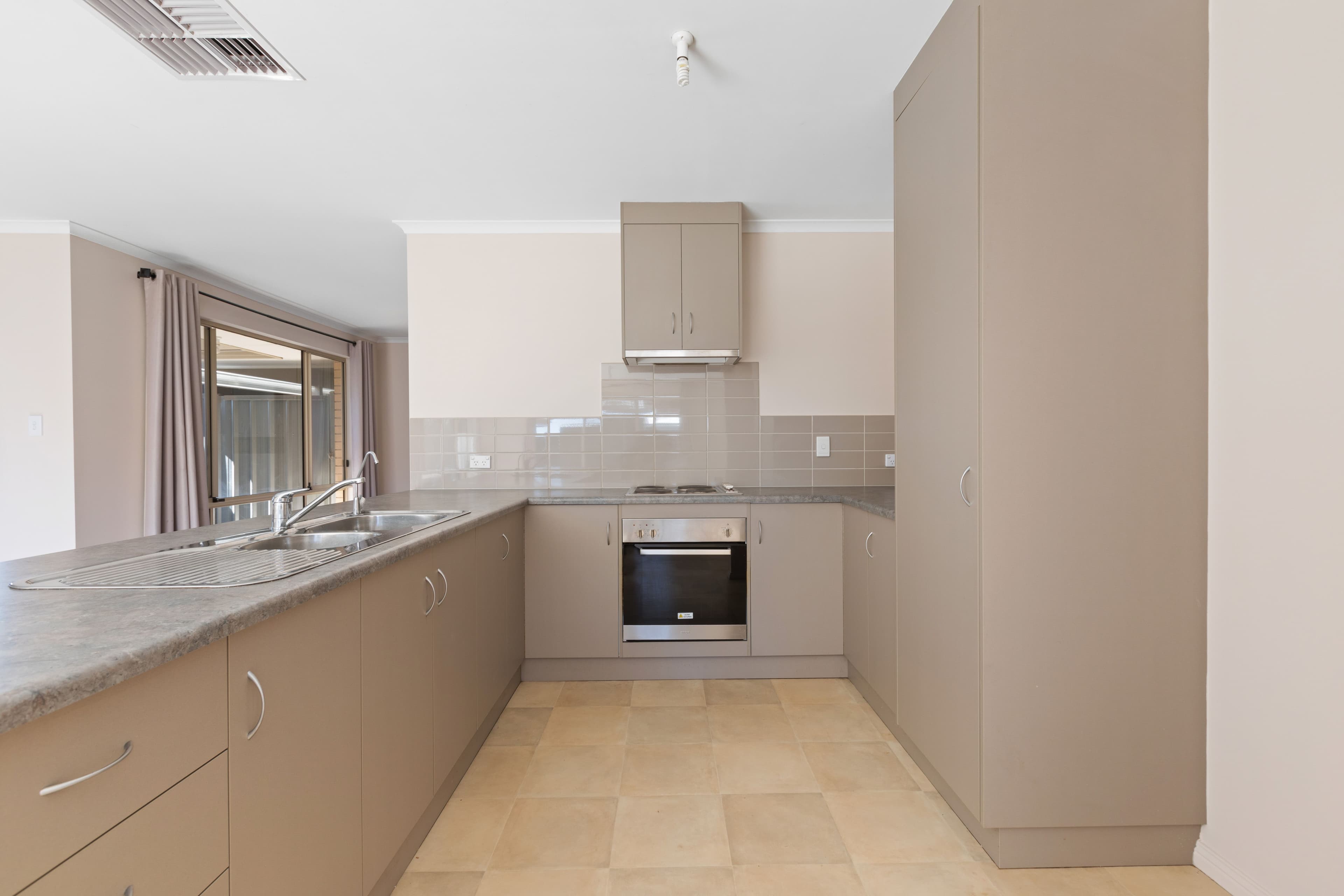 31 St Germain Avenue, Andrews Farm SA 5114, Andrews Farm - Thumbnail 2