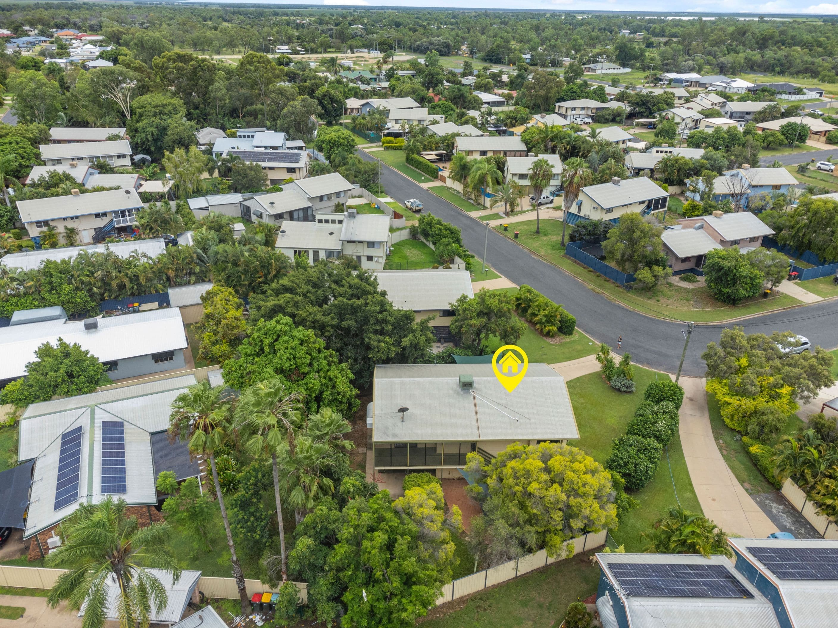 22 Bonython Drive, Emerald QLD 4720, Emerald - Thumbnail 2