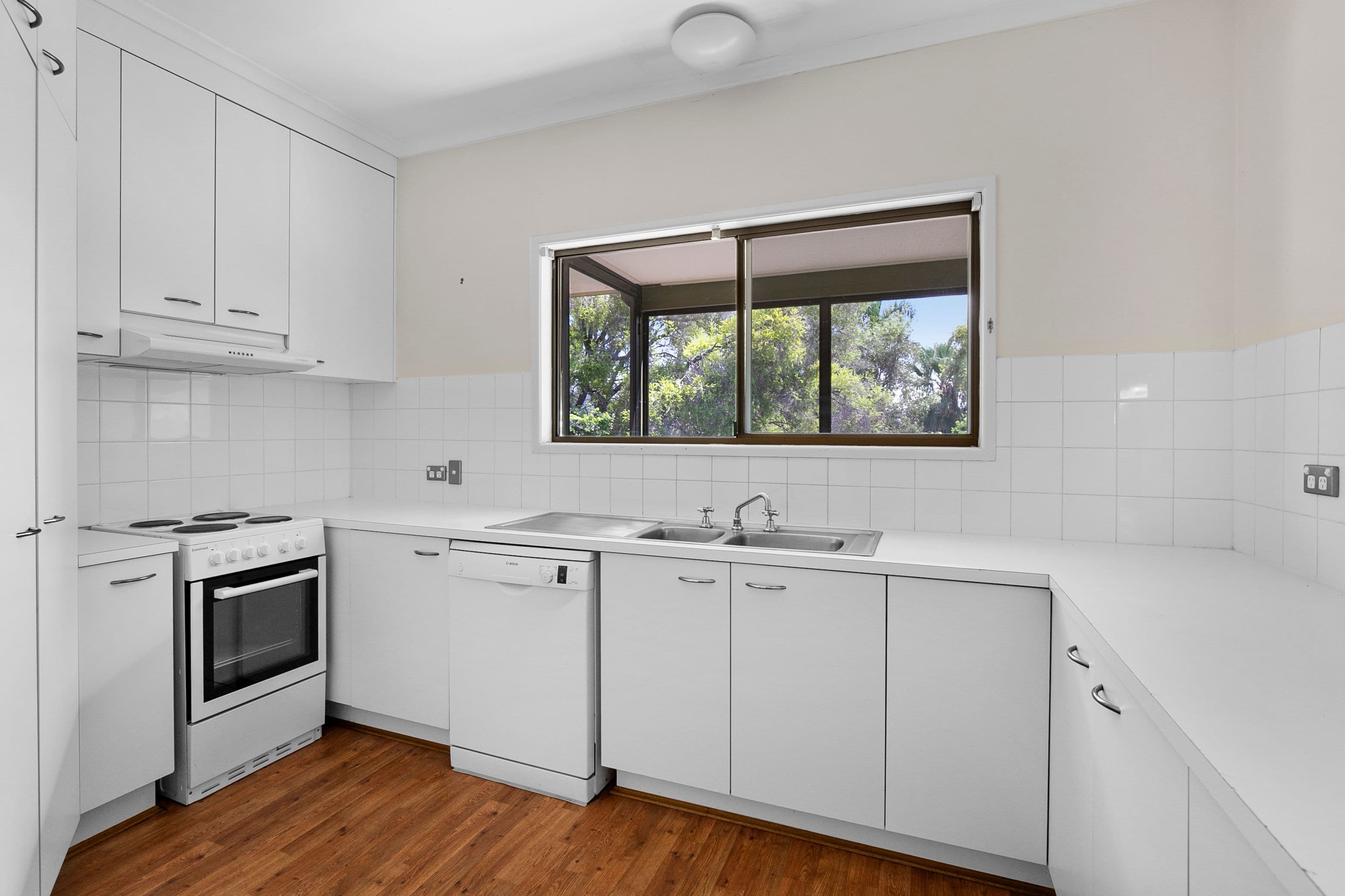 22 Bonython Drive, Emerald QLD 4720, Emerald - Thumbnail 5