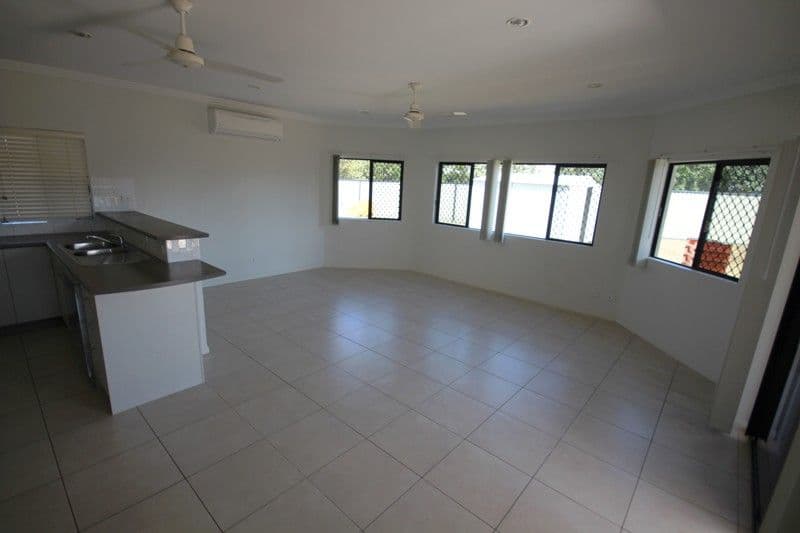 10 Peluchetti Place, Mareeba QLD 4880, Mareeba - Thumbnail 3