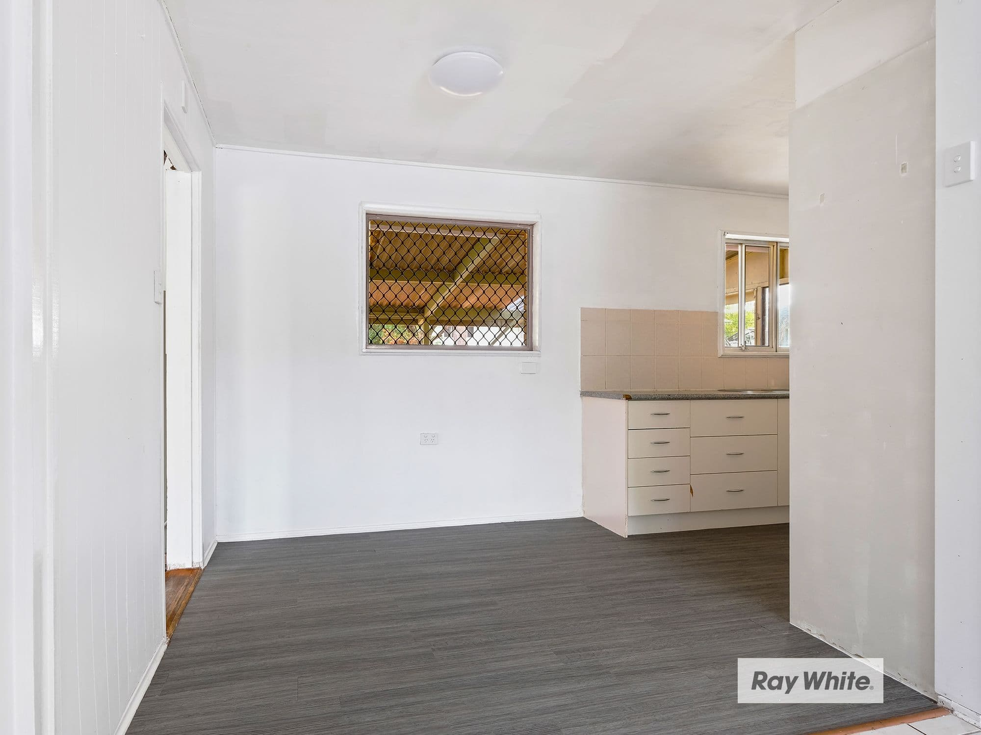 4 Yarraga Avenue, Ellen Grove QLD 4078, Ellen Grove - Thumbnail 4
