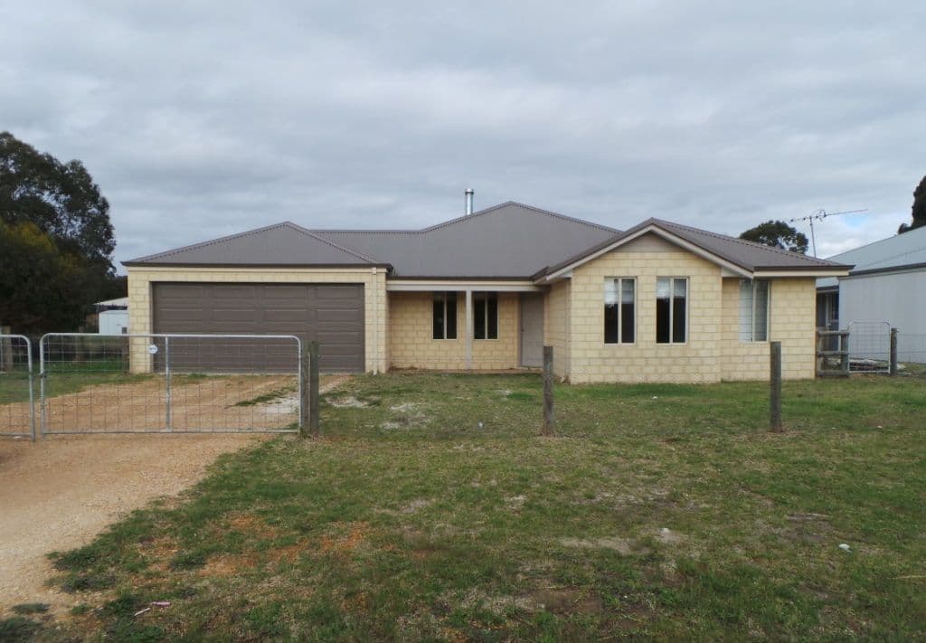 142 Sixth Avenue, Kendenup WA 6323, Kendenup - Image 1