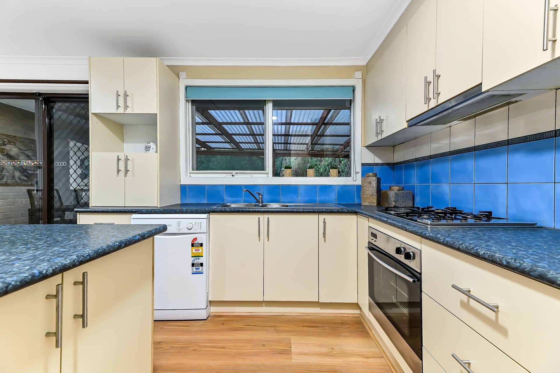 8 Parklands Court, Narre Warren VIC 3805, Narre Warren - Thumbnail 6