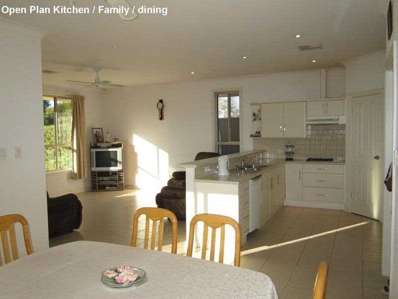 11 Barkuna Avenue, MITCHELL PARK SA 5043, Mitchell Park - Thumbnail 3
