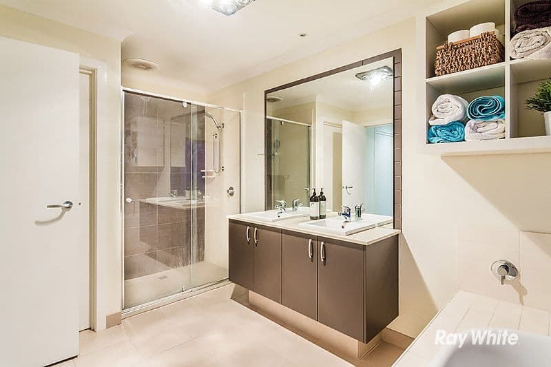 7 Dan Morgan Drive, Cranbourne East VIC 3977, Cranbourne East - Thumbnail 4