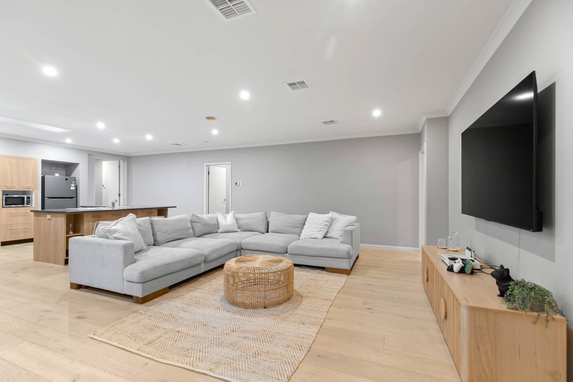 8 Solwood Court, SOMERVILLE, Somerville - Thumbnail 4