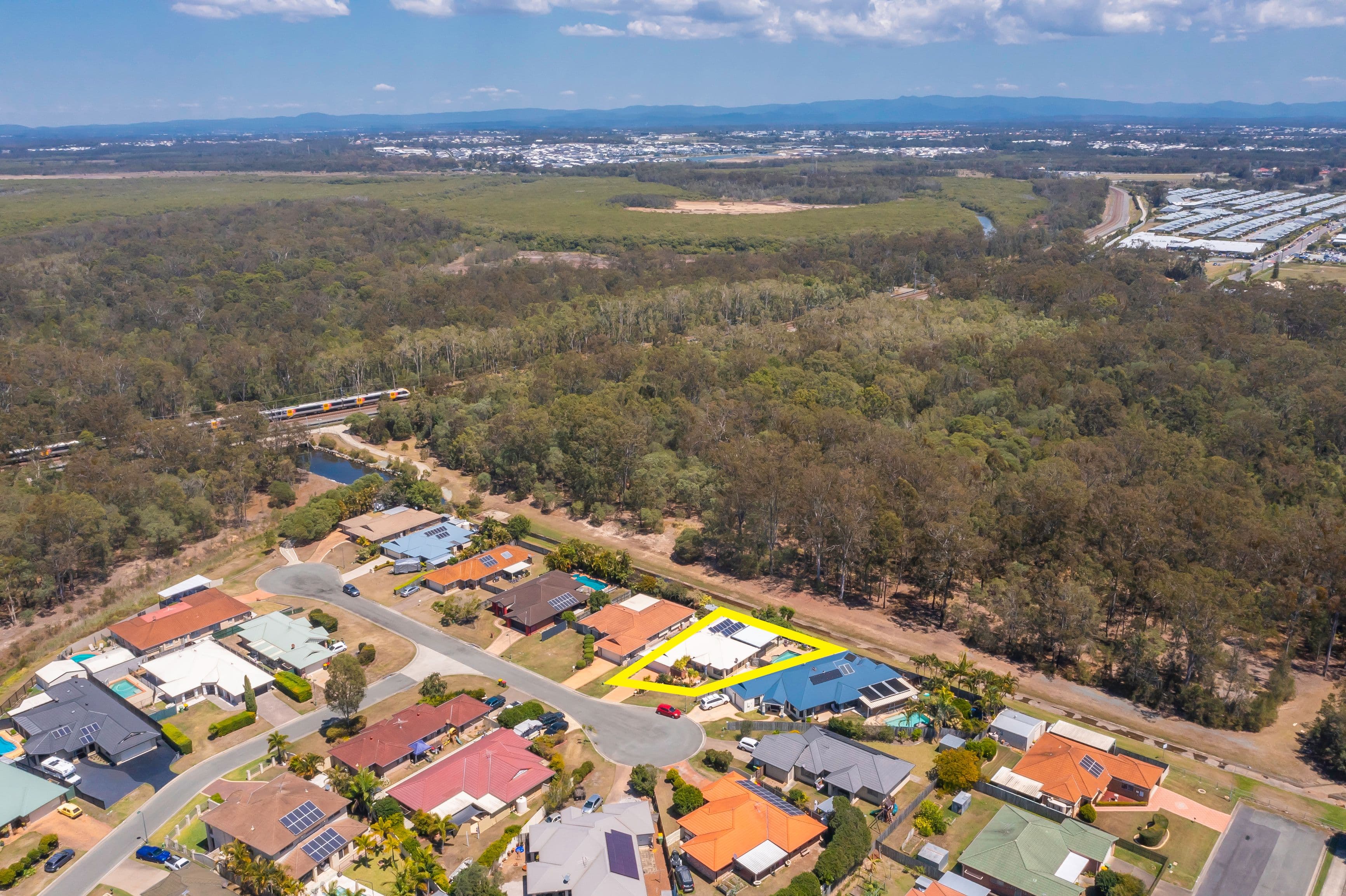 18 Coventry Court, Kippa-Ring QLD 4021, Kippa-Ring - Thumbnail 3