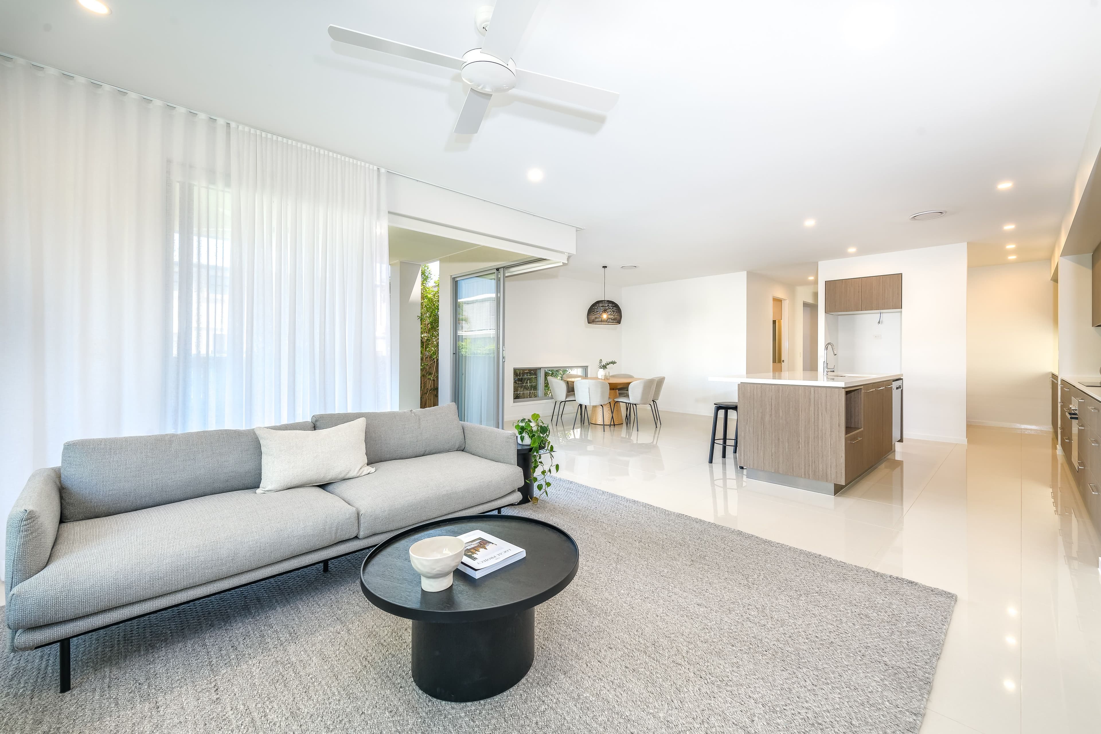 4B Drake Avenue, Paradise Point QLD 4216, Paradise Point - Thumbnail 5