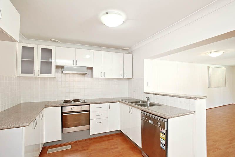 16 Carinyah Crescent, CASTLE HILL NSW 2154, Castle Hill - Thumbnail 2