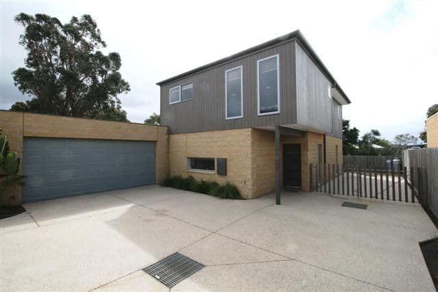 25 Jenner Avenue, COWES VIC 3922, Cowes - Image 1