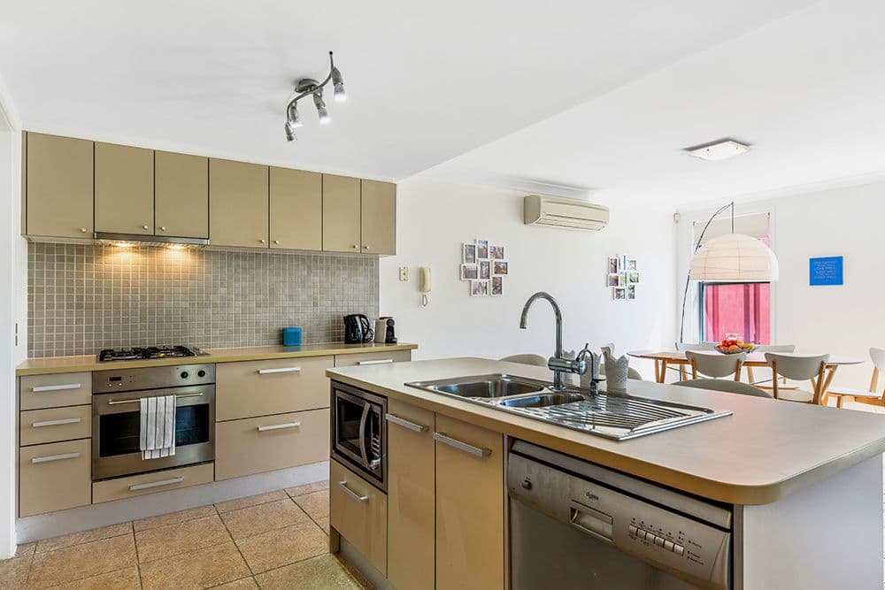 3108 The Boulevarde, Carrara QLD 4211, Carrara - Thumbnail 4