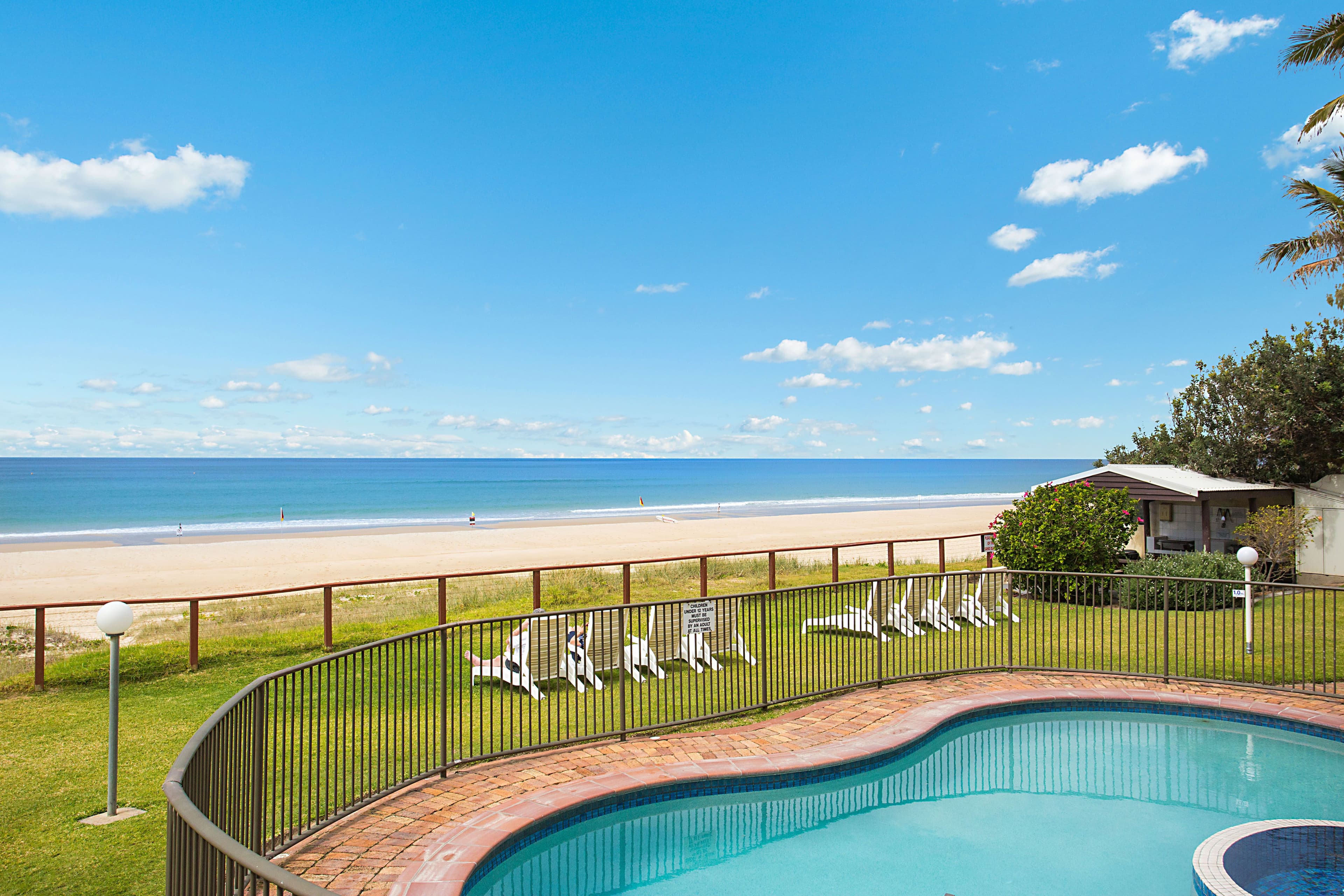 37 Albatross Avenue, Mermaid Beach QLD 4218, Mermaid Beach - Thumbnail 2