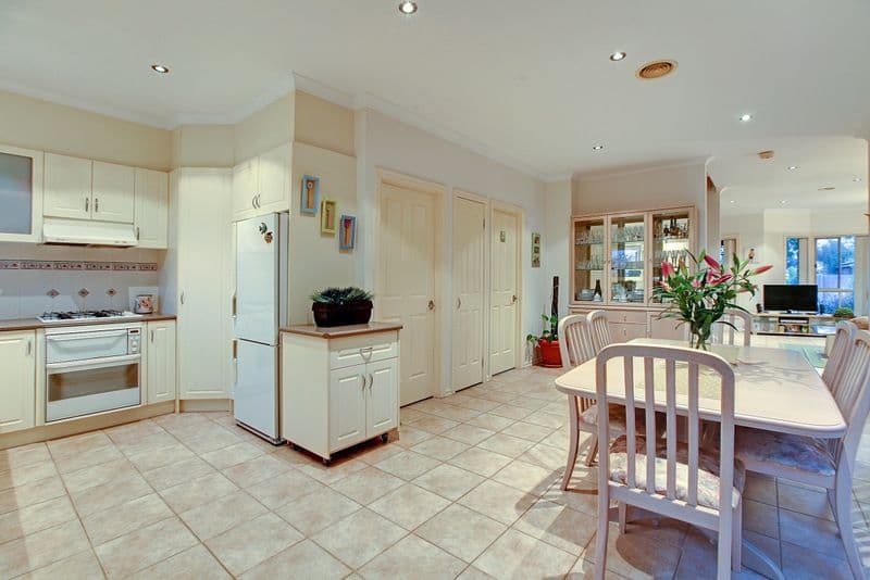 47 Brabham Drive, MILL PARK VIC 3082, Mill Park - Thumbnail 4
