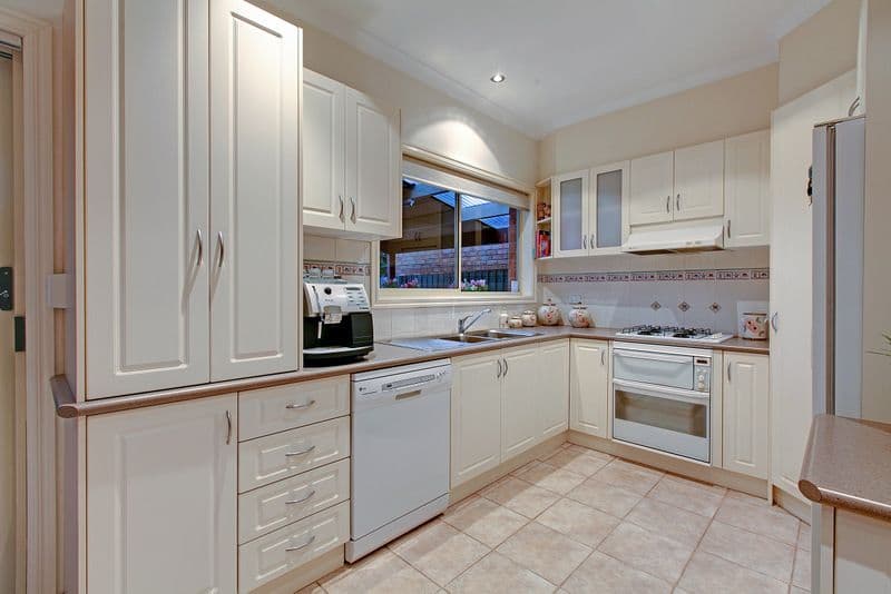47 Brabham Drive, MILL PARK VIC 3082, Mill Park - Thumbnail 5