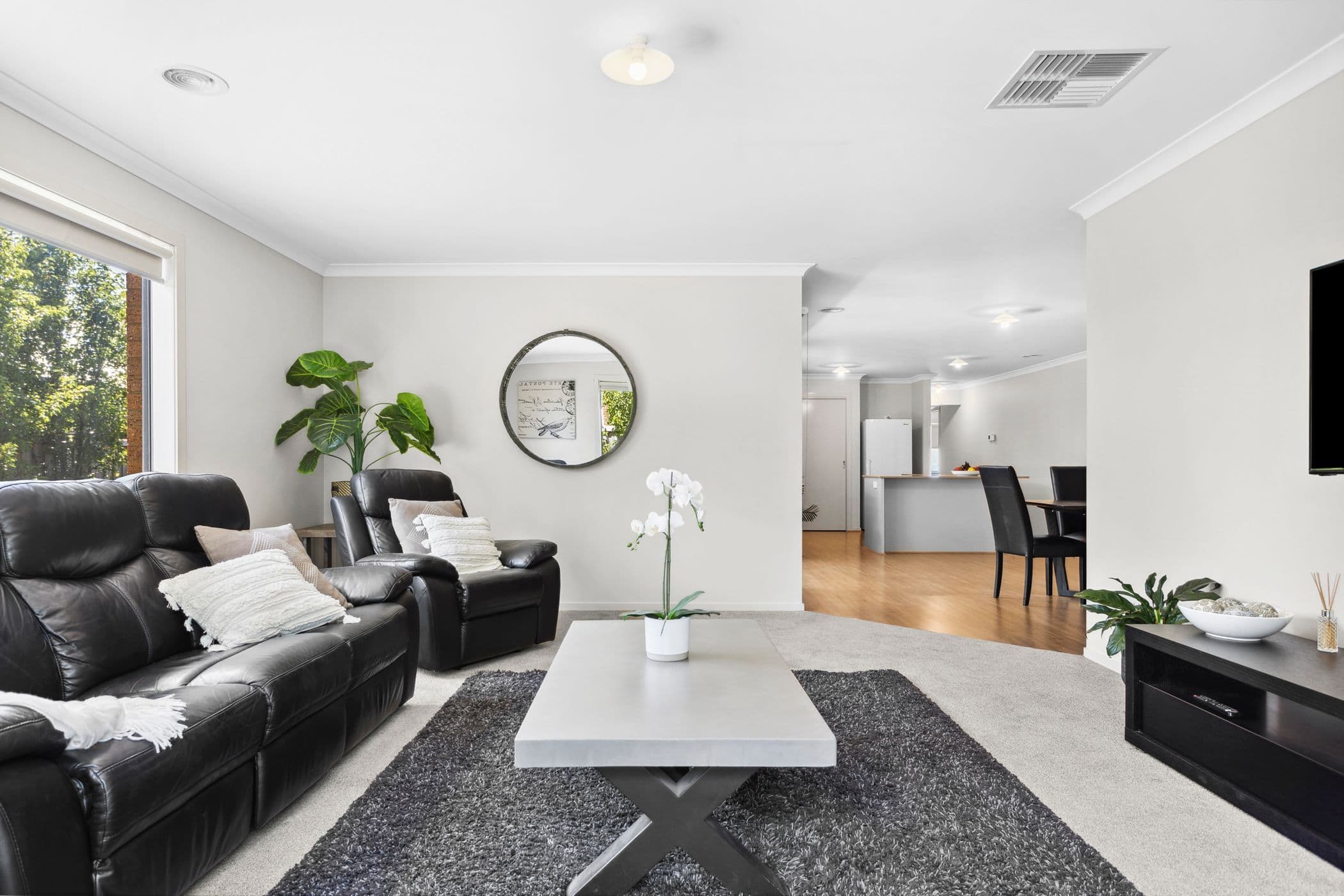6 Winlaton Way, Woodend VIC 3442, Woodend - Thumbnail 2