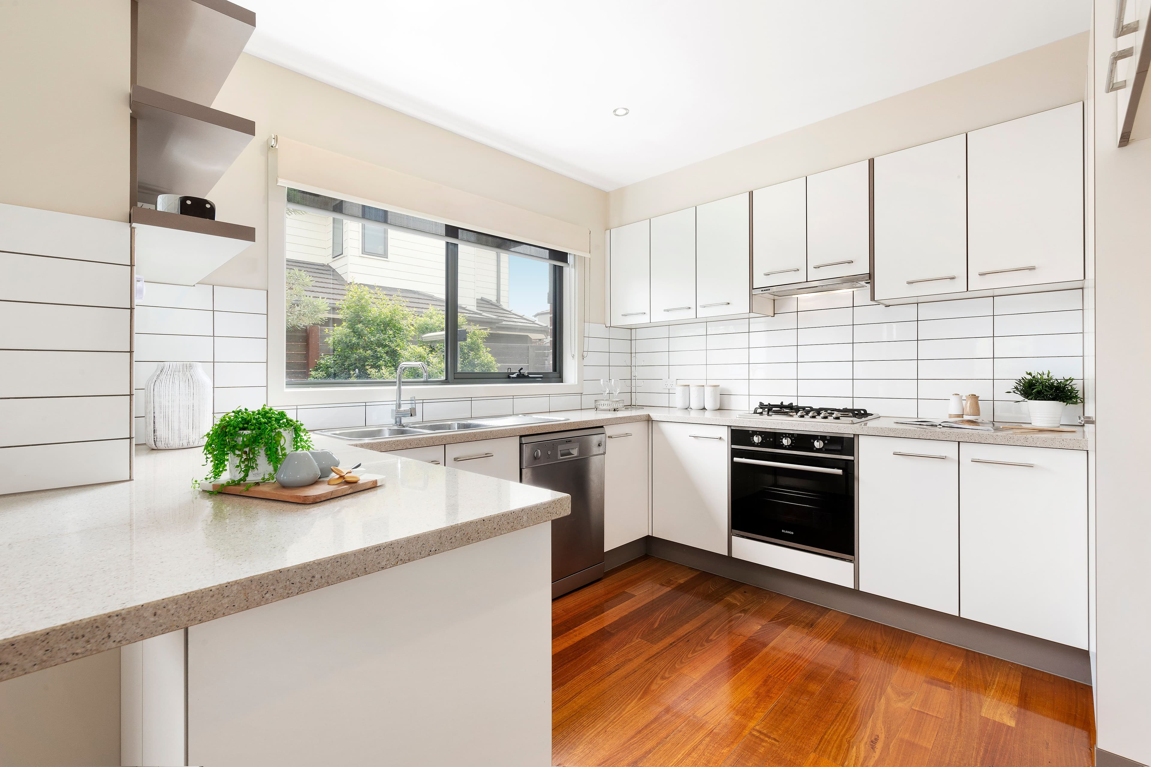 2-4 Reynolds Parade, Pascoe Vale South VIC 3044, Pascoe Vale South - Thumbnail 3