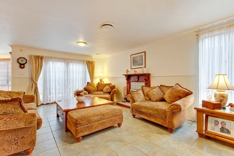 16 Arnold Janssen Drive, BEAUMONT HILLS NSW 2155, Beaumont Hills - Thumbnail 3