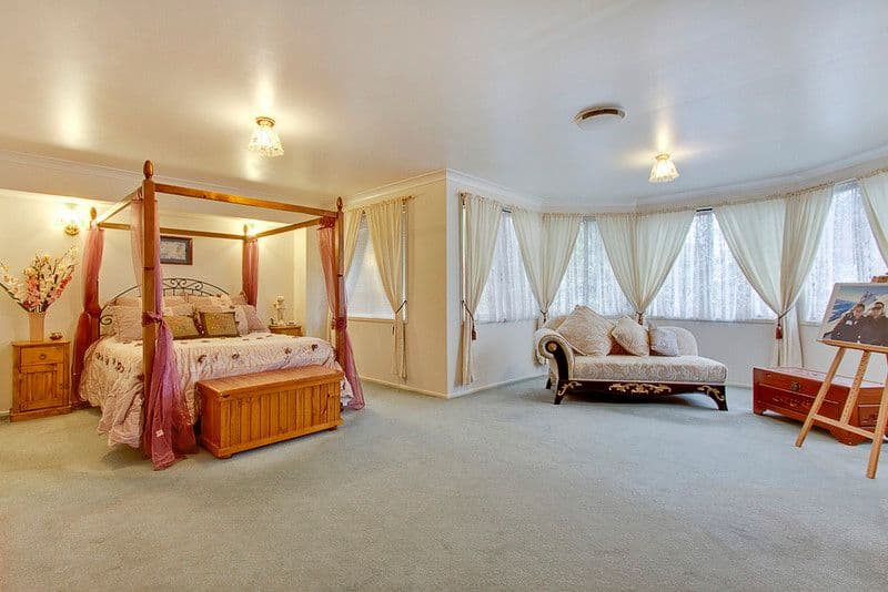 16 Arnold Janssen Drive, BEAUMONT HILLS NSW 2155, Beaumont Hills - Thumbnail 4