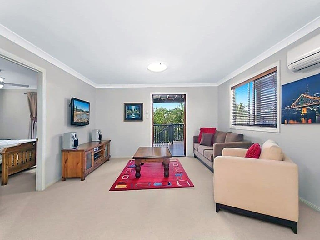 17 Parooba Avenue, CAMP HILL QLD 4152, Camp Hill - Thumbnail 3