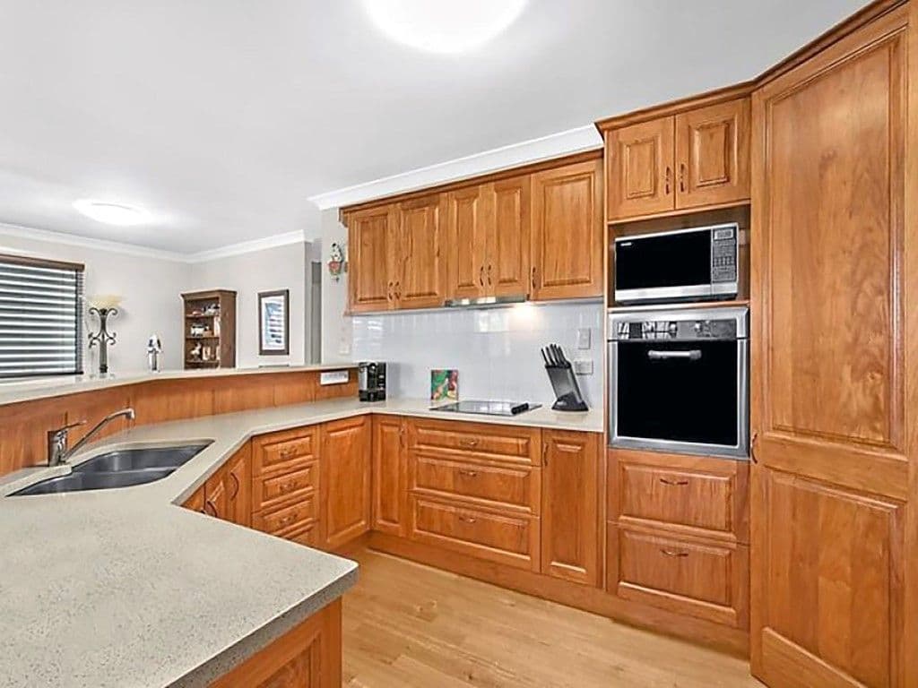 17 Parooba Avenue, CAMP HILL QLD 4152, Camp Hill - Thumbnail 4