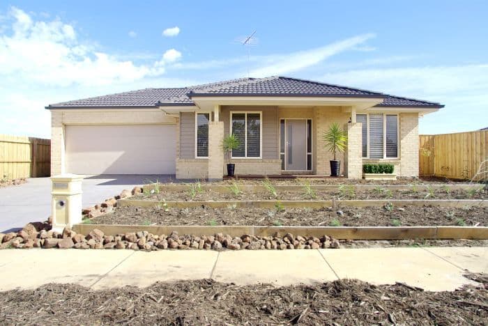 11 Darriwell Drive, BANNOCKBURN VIC 3331, Bannockburn - Thumbnail 2