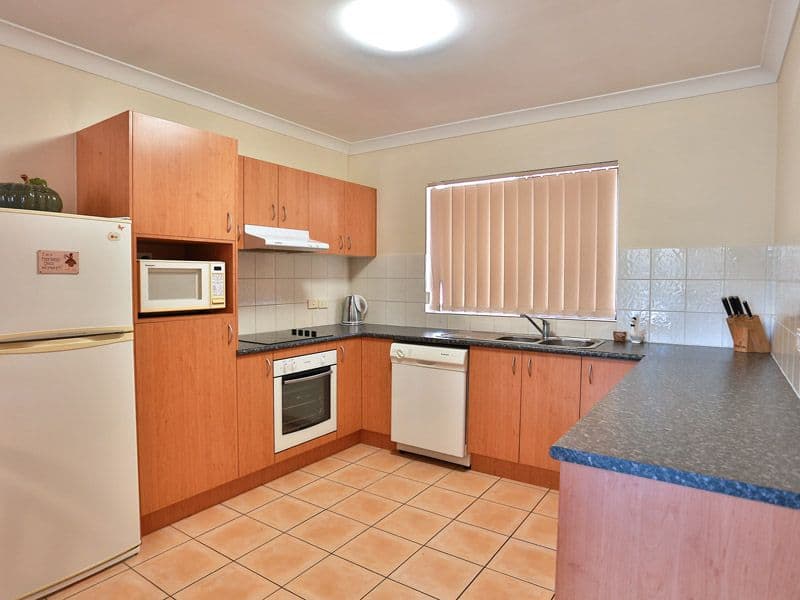 594-596 South Pine Road, EVERTON PARK QLD 4053, Everton Park - Thumbnail 2
